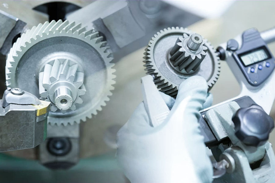 difference between gear and pinion machining