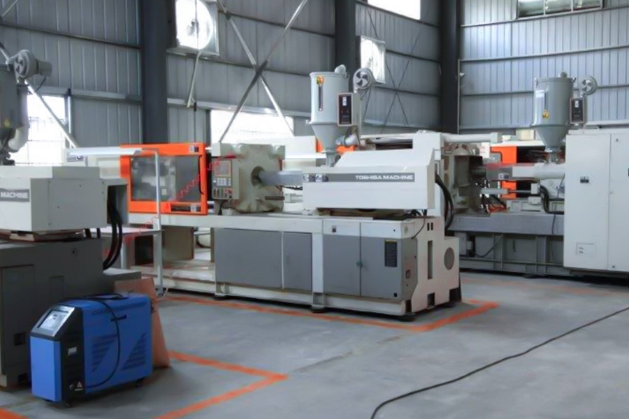Types of plastic injection molding machines