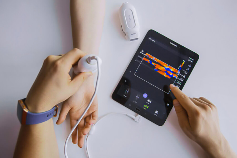 Handheld medical scanner